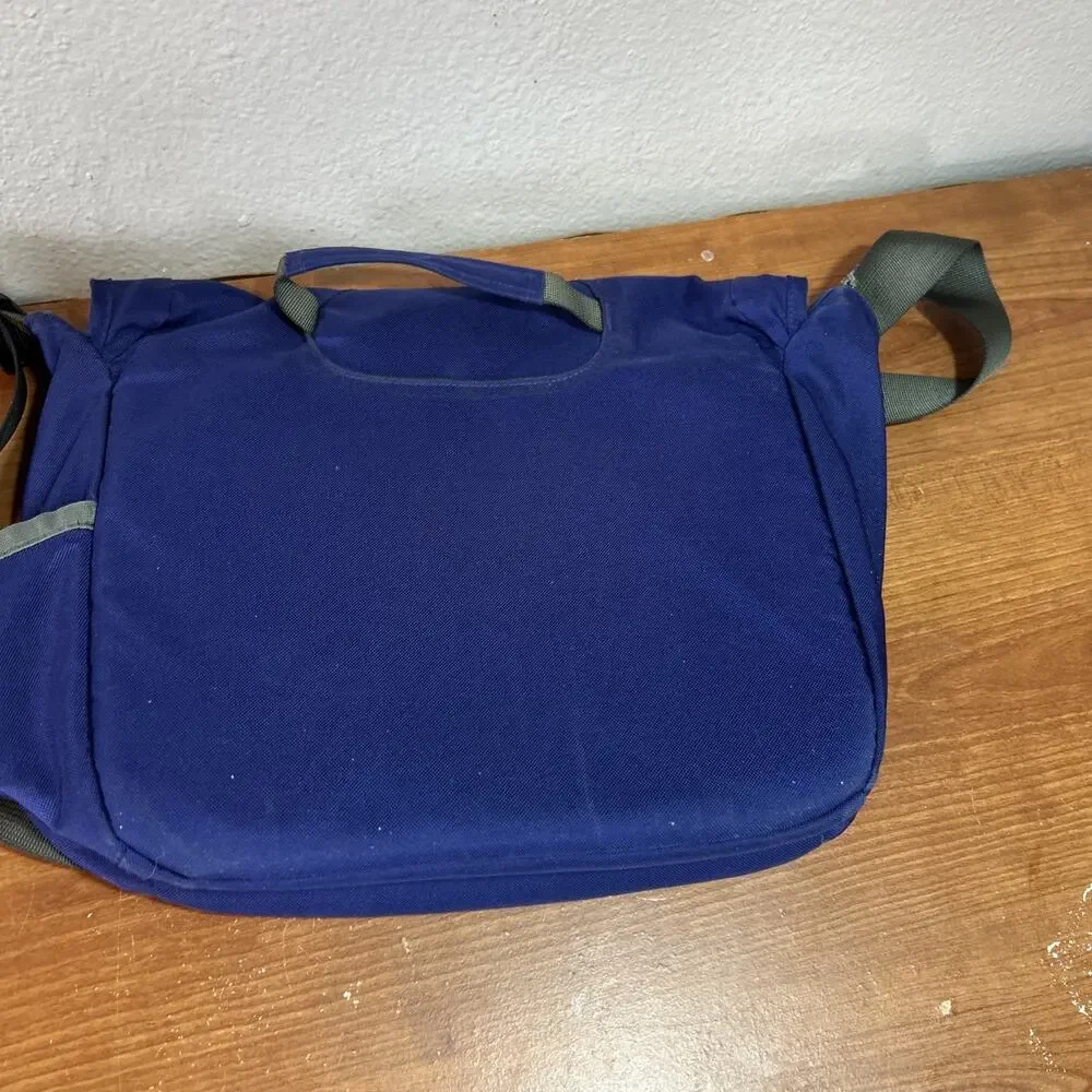 Patagonia Critical Mass Messenger Bag and Laptop Case Blue/Red Zipper